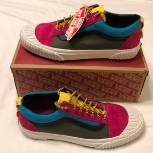 New! Men’s size 10.5 VANS Rare find, Old Skool Lug multi color. Discontinued